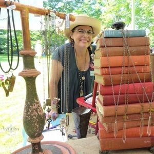 Meet your Posher, Marcia